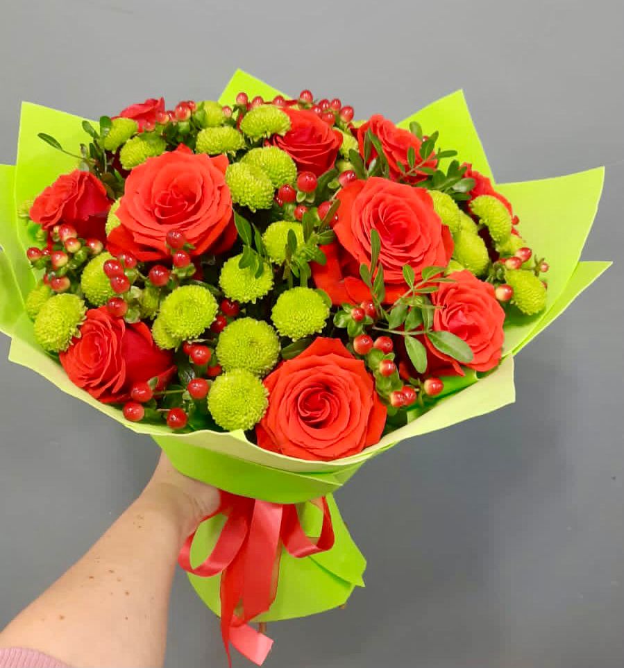 Букет цветов из: Хризантемы и Розы в Светогорске