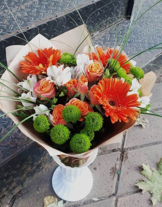Букет цветов из: Герберы, Хризантемы, Альстромерии и Розы в Светогорске