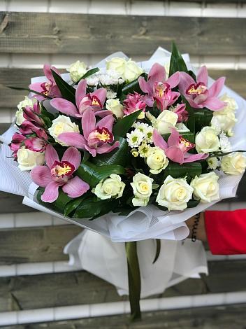 Букет цветов из: Розы и Хризантемы в Светогорске