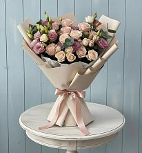 Букет цветов из:  Розы и Лизиантусы в Светогорске