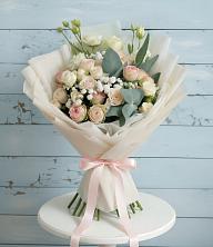 Букет цветов из:  Розы и Лизиантусы в Светогорске