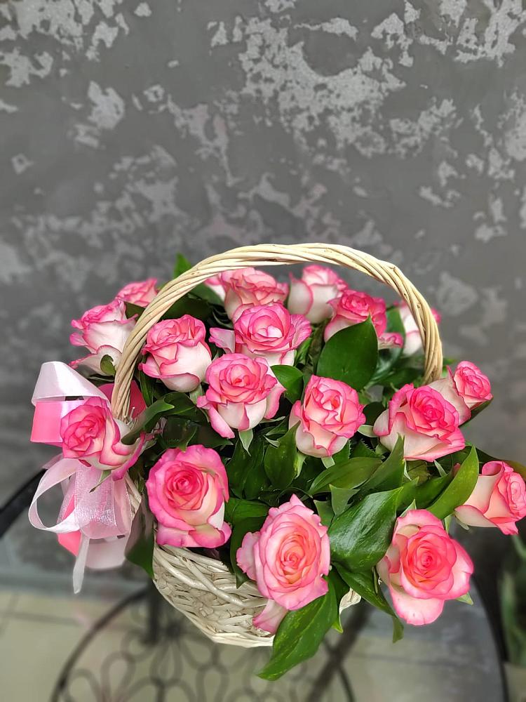 Цветочная композиция из Розы в корзине в Светогорске