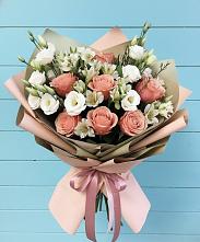 Букет цветов из:  Розы, Альстромерии и Лизиантусы в Светогорске
