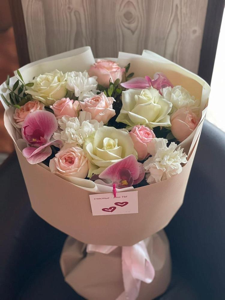 Букет цветов из: Орхидеи, Розы и Гвоздики в Светогорске