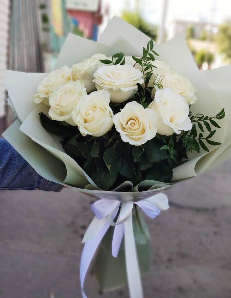 Букет Белые розы Проуд в Светогорске