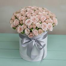 Цветочная композиция из Розы в шляпной коробке в Светогорске