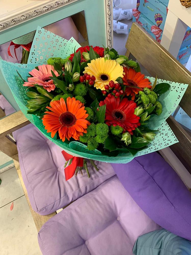 Букет цветов из: Герберы, Хризантемы и Альстромерии в Светогорске