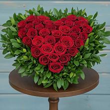 Цветочная композиция из Розы в виде сердца в Светогорске