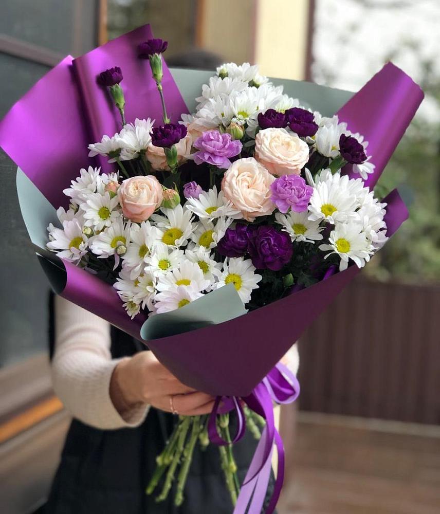 Букет цветов из: Хризантемы, Гвоздики и Розы в Светогорске