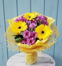Букет цветов из:  Хризантемы и Герберы в Светогорске