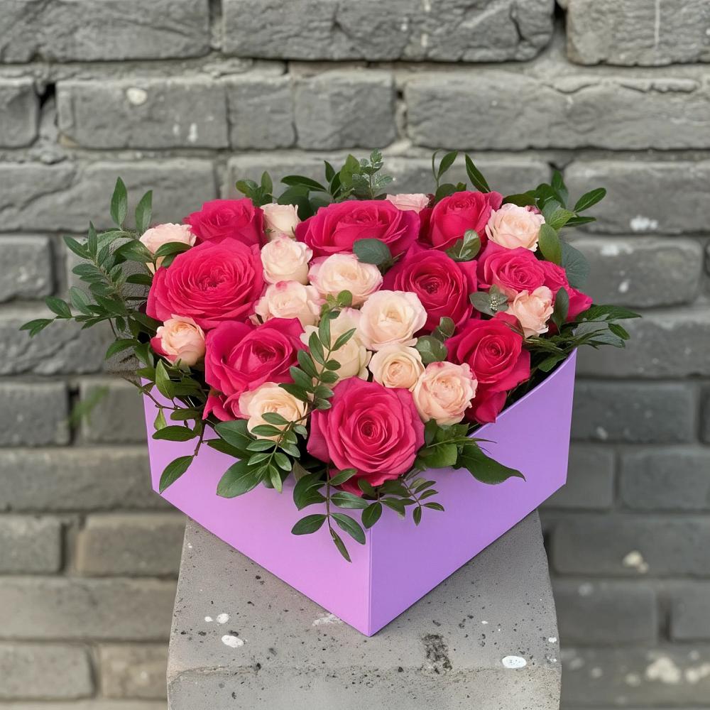 Цветочная композиция из Розы в коробке в Светогорске