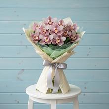 Букет цветов из:  Орхидеи и Розы в Светогорске