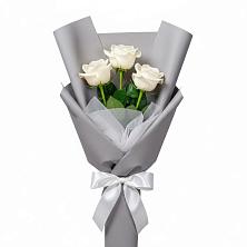 Букет 3 белые розы в Светогорске