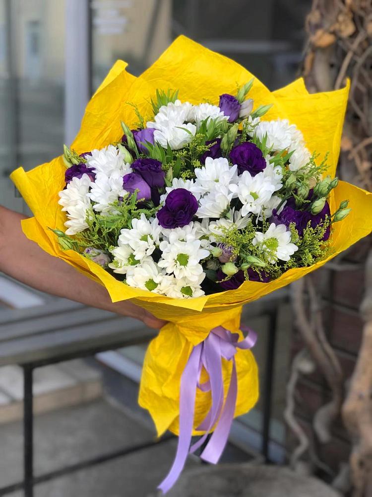 Букет цветов из: Ирисы, Хризантемы и Ромашки в Светогорске