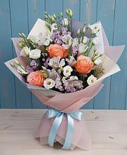 Букет цветов из:  Лизиантусы, Розы, Альстромерии и Гипсофила #REPLACE_PRED# Светогорске