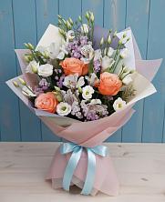 Букет цветов из:  Лизиантусы, Розы, Альстромерии и Гипсофила в Светогорске