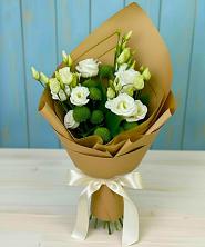 Букет цветов из:  Хризантемы и Лизиантусы в Светогорске