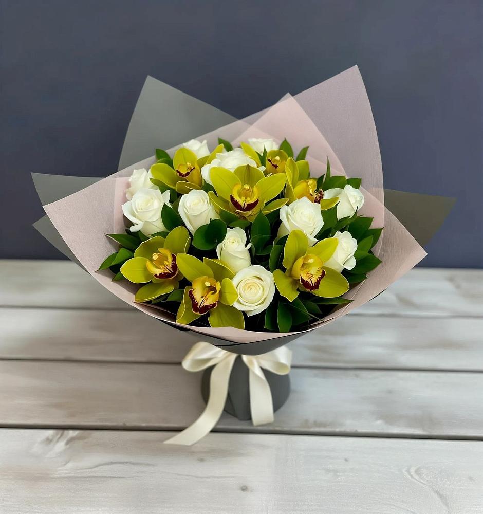 Букет цветов из: Орхидеи и Розы в Светогорске