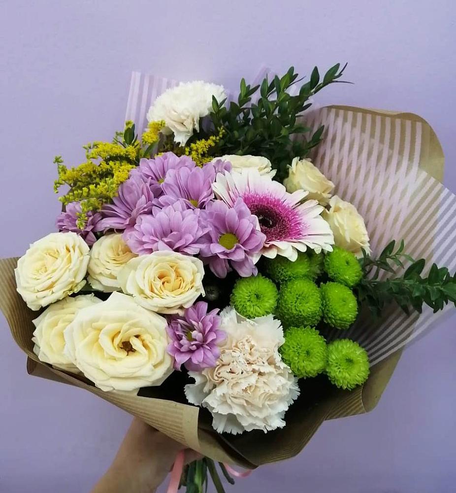 Букет цветов из: Хризантемы, Розы, Гвоздики и Герберы в Светогорске