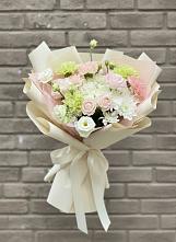 Букет цветов из:  Гвоздики, Розы, Лизиантусы и Хризантемы #REPLACE_PRED# Светогорске