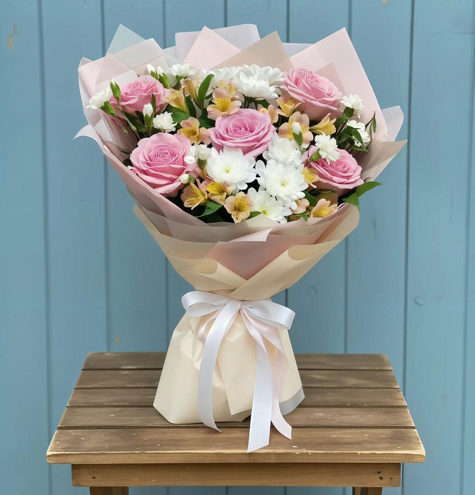 Букет цветов из: Гвоздики, Орхидеи и Розы в Светогорске