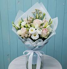 Букет цветов из:  Розы и Лизиантусы в Светогорске