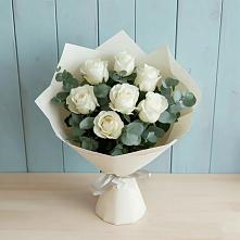 Букет Белые розы в Эвкалипте в Светогорске