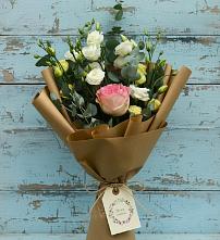 Букет цветов из:  Розы и Лизиантусы в Светогорске