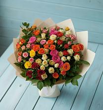 Букет Микс из разноцветных кустовых роз в Светогорске