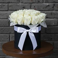 Цветочная композиция из Розы в шляпной коробке в Светогорске